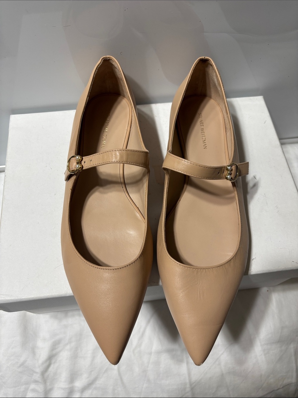 Stuart Weitzman Nude Pointed Mary Jane Flats with Strap. EUC